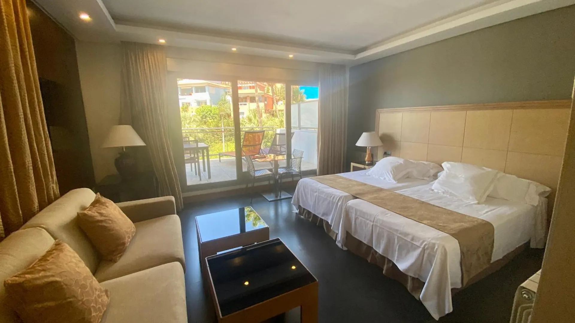 Artplatinum Suites&Apartments Benalmadena Aparthotel